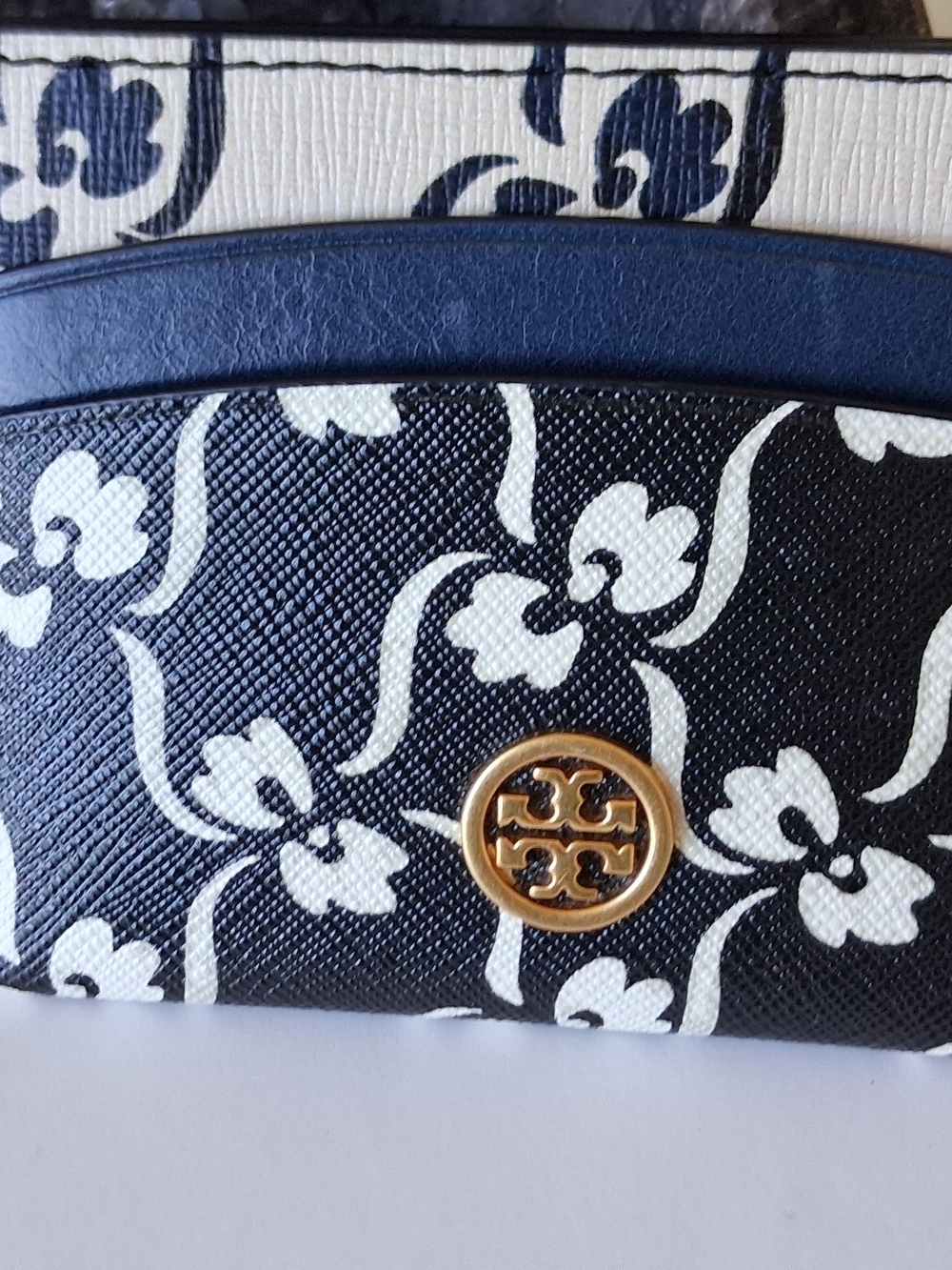 Tory Burch Black & White Floral Logo Card Holder with Gold Emblem - Picture 9 of 9